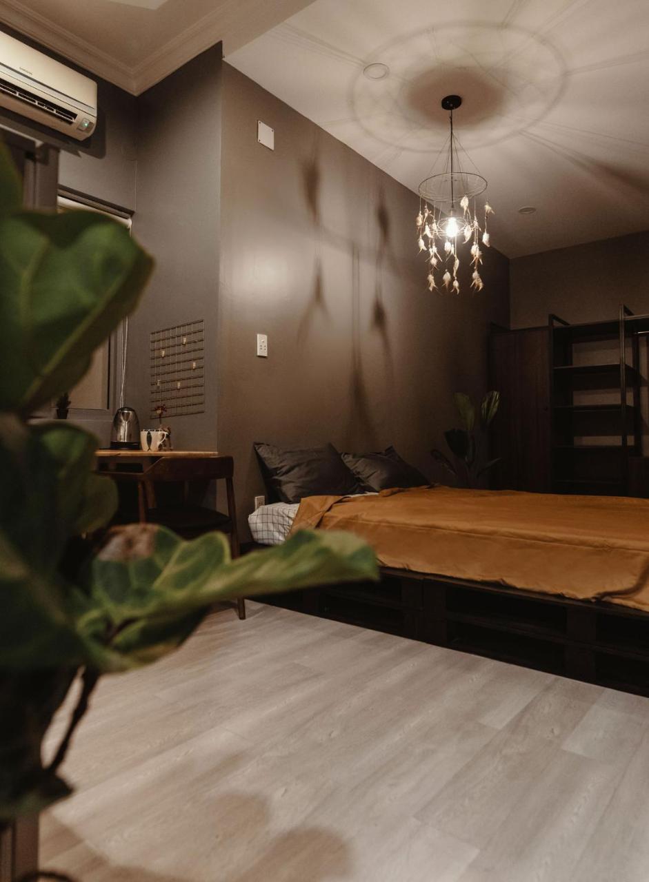 Chilla Palace Homestay Хошимин Екстериор снимка