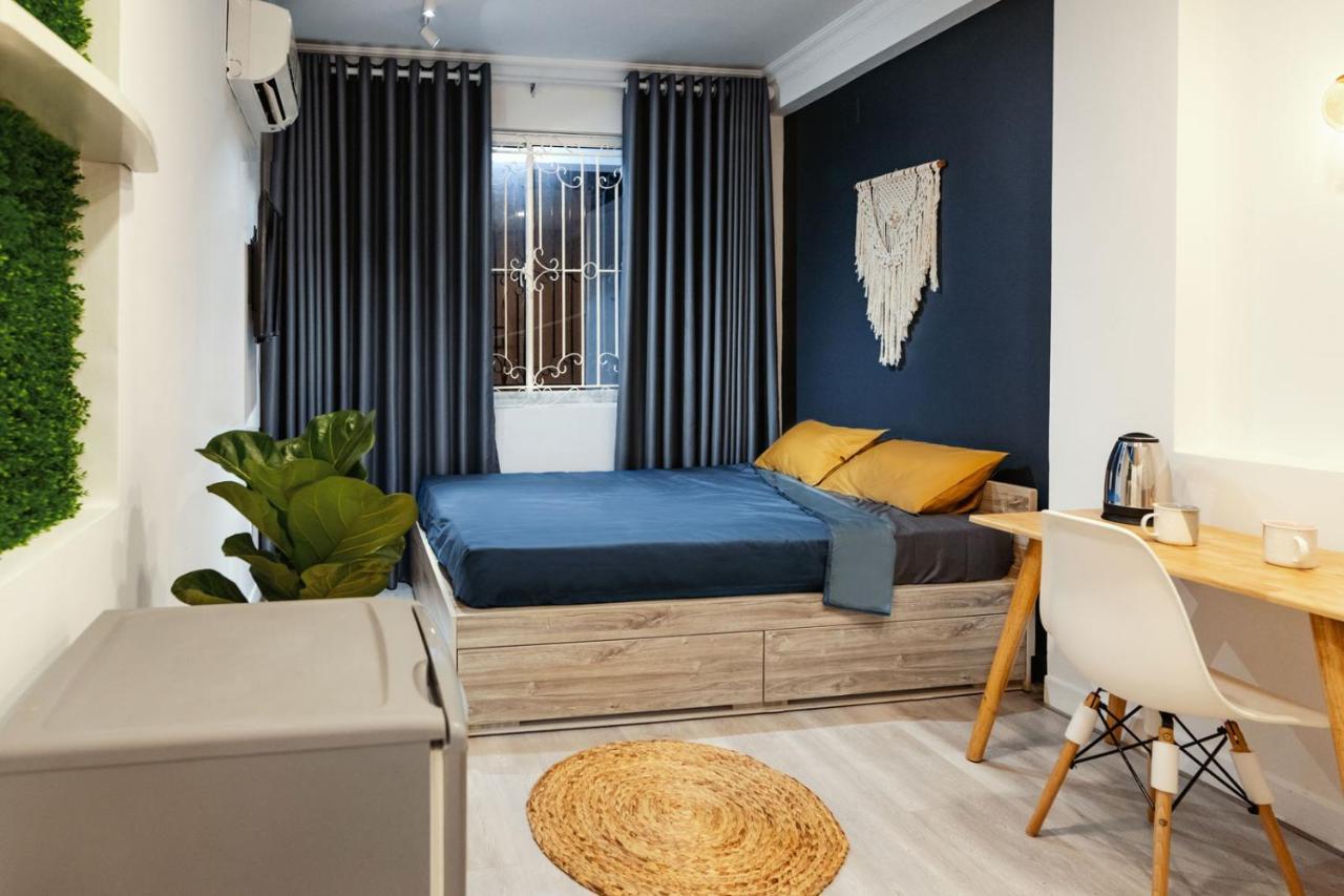 Chilla Palace Homestay Хошимин Екстериор снимка