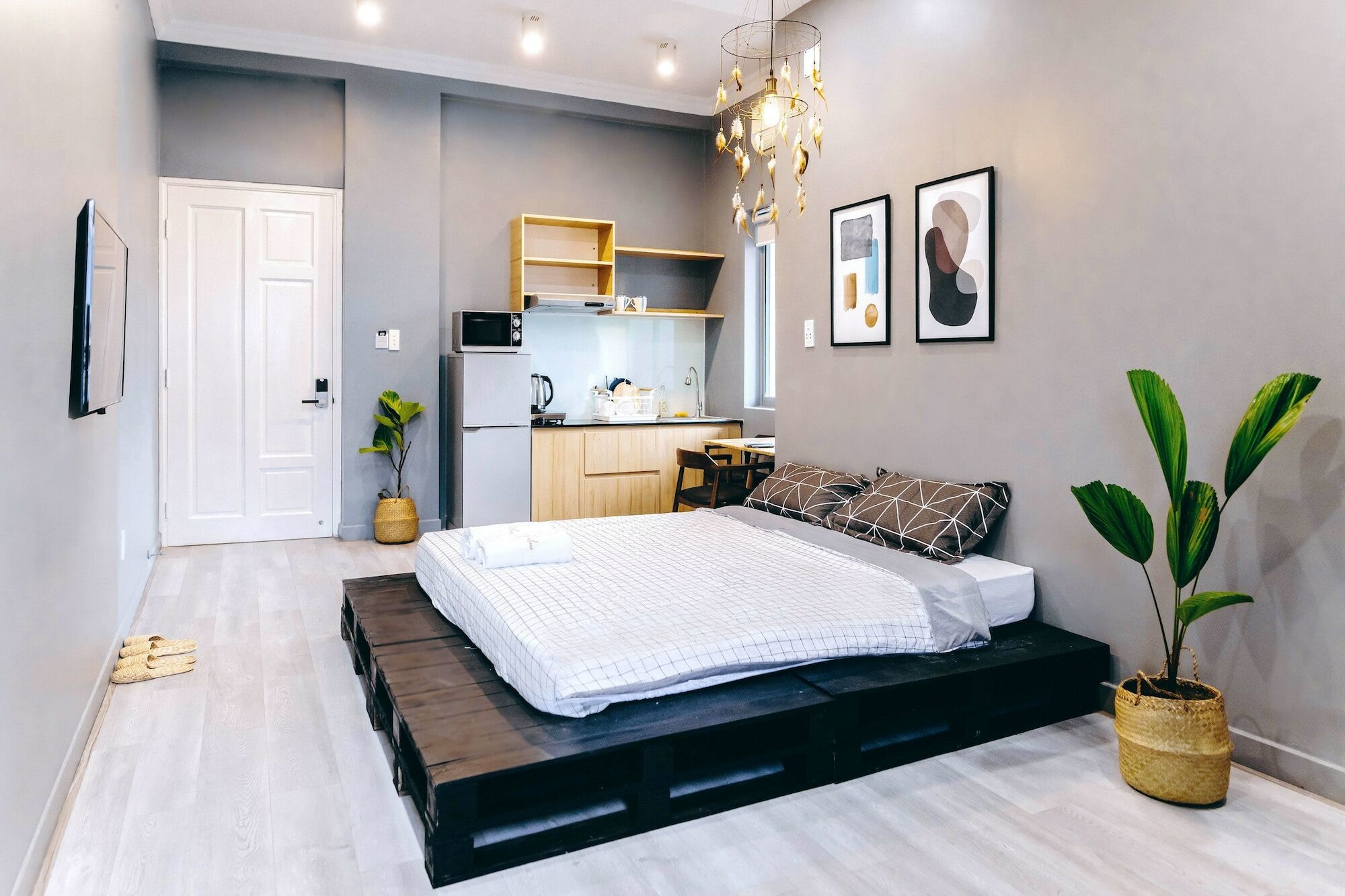 Chilla Palace Homestay Хошимин Екстериор снимка
